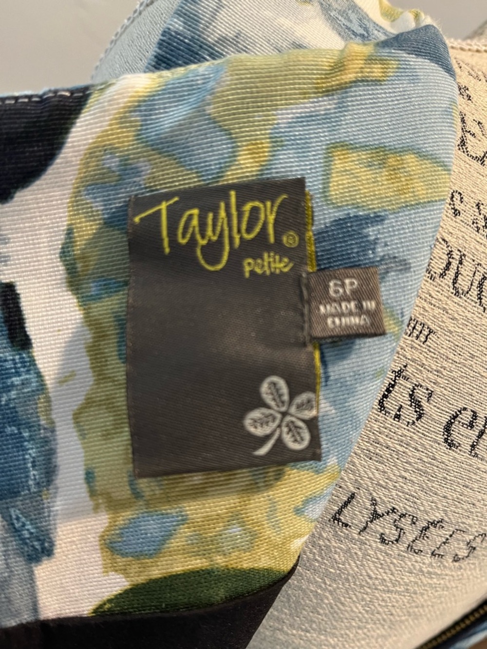 Taylor Petite Floral  Dress Size 6P - Picture 7 of 9